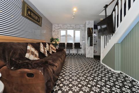 2 bedroom end of terrace house for sale, Barn Farm Close, Bilston