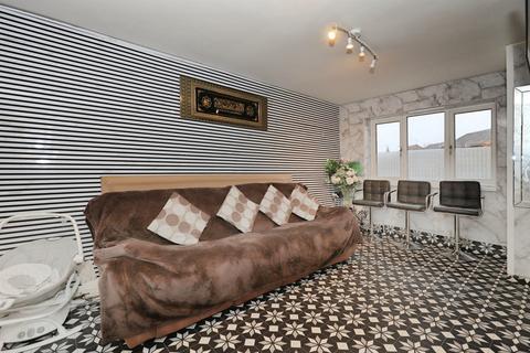 2 bedroom end of terrace house for sale, Barn Farm Close, Bilston