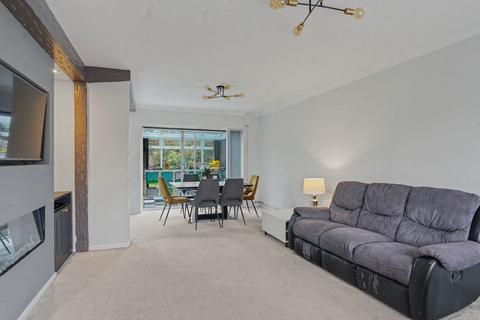 3 bedroom semi-detached house for sale, Leafield Road, Solihull B92