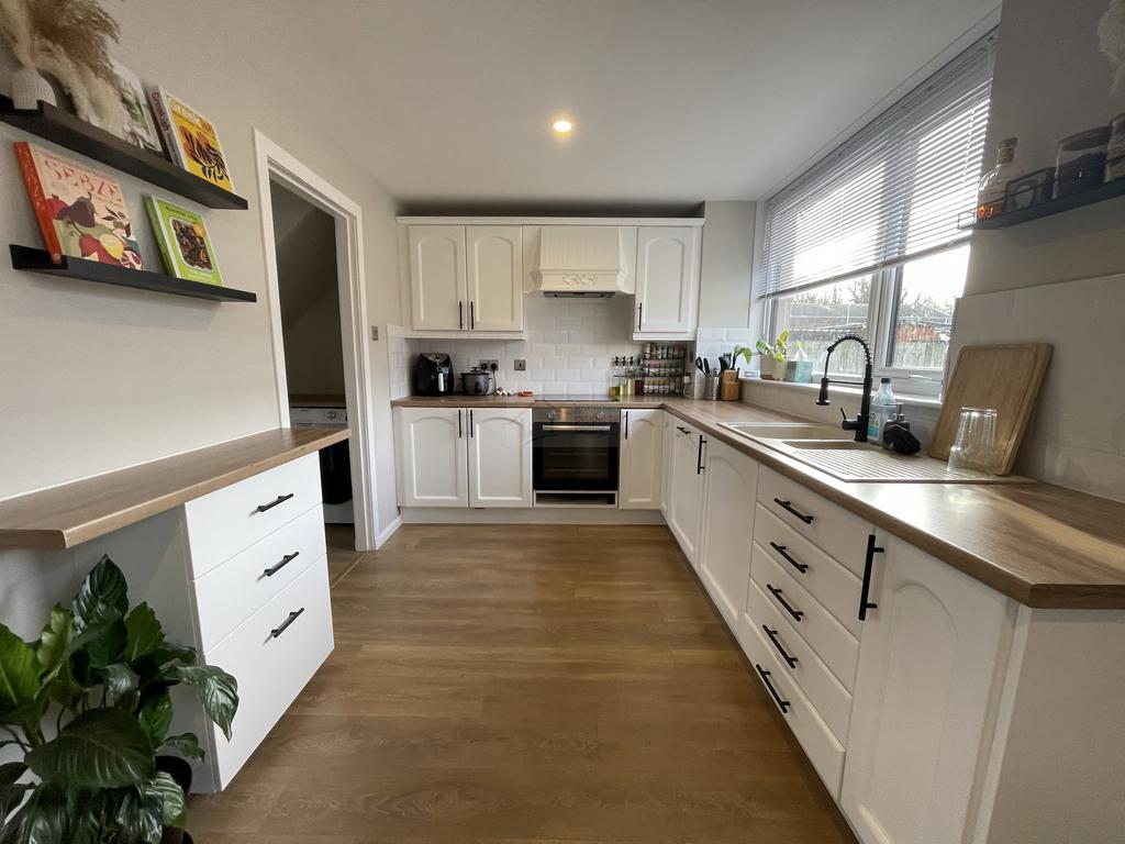 Kitchen a.JPG