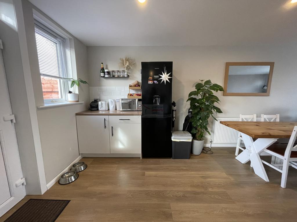 Kitchen b.JPG