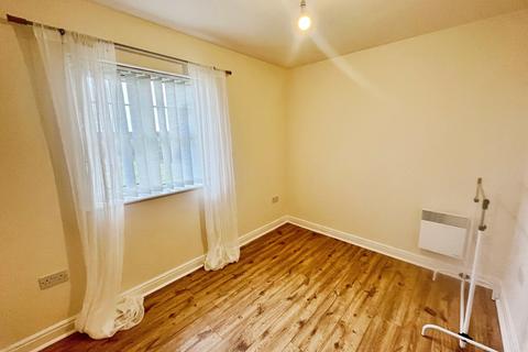 2 bedroom flat to rent, Meadowfields, Hindley Green, Wigan, WN2