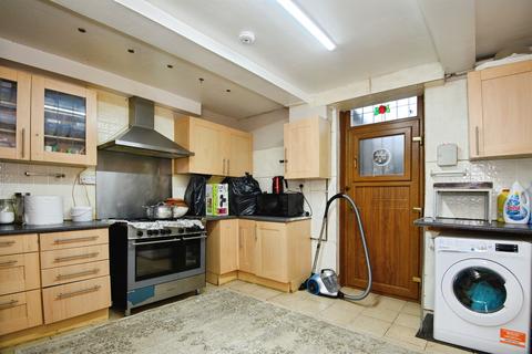3 bedroom terraced house for sale, Parkside Road, BRADFORD