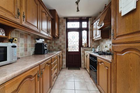 3 bedroom terraced house for sale, Tavistock Gardens, Ilford