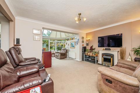 5 bedroom detached house for sale, Bamburgh Crescent, Worcester