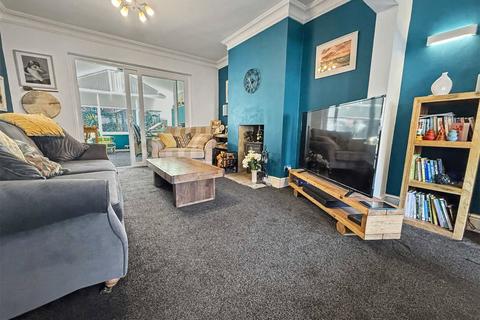 3 bedroom semi-detached house for sale, Trinity Avenue, Bridlington, East Riding of Yorkshire, YO15