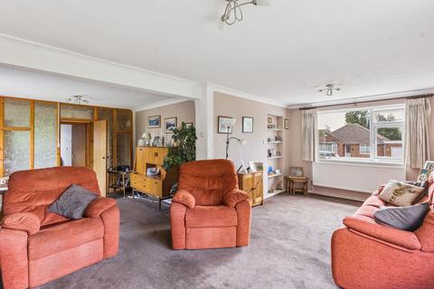 3 bedroom detached bungalow for sale, Edgecote Close, Caddington, LU1