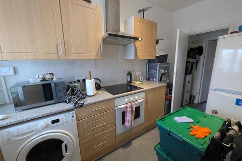 1 bedroom house to rent, Church Road, Leyton, London