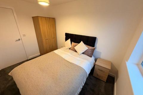 2 bedroom flat to rent, New Cross Road, London, SE14