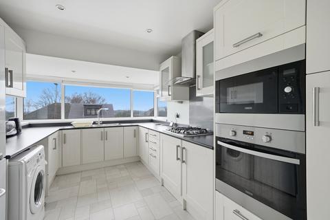2 bedroom semi-detached bungalow for sale, Chiltern Avenue, Huddersfield, HD3