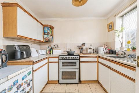 3 bedroom semi-detached house for sale, Greenacres Drive, Birstall, Batley