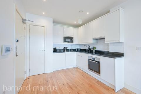 1 bedroom flat for sale, South Street, Epsom