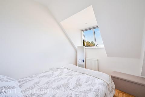 1 bedroom flat for sale, South Street, Epsom