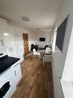 3 bedroom apartment to rent, Grange Lane, Leicester LE2