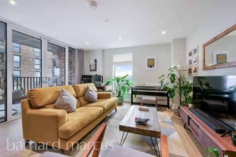 1 bedroom flat for sale, Greyhound Parade, London