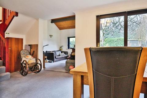 3 bedroom detached house for sale, Eaton Hill, LEEDS