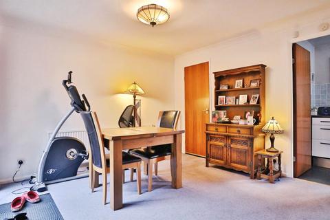 3 bedroom detached house for sale, Eaton Hill, LEEDS