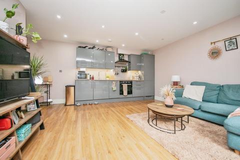2 bedroom apartment for sale, Elm Street, Ipswich