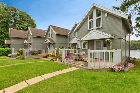 Lakeside, Overstone, Northampton