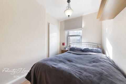 Watts Grove, London