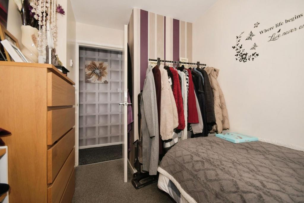 BED 3 02.jpg
