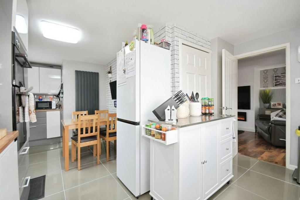 KITCHEN 03.jpg