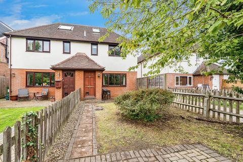 undefined, Pitts Close, Stoke Mandeville, Aylesbury