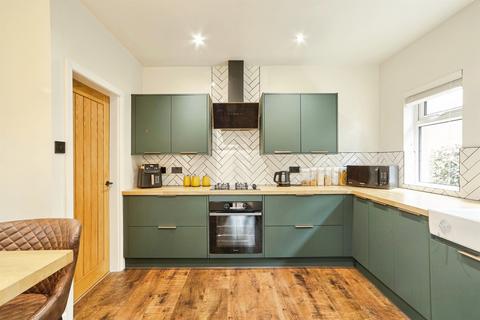 undefined, Oakwood Lane, Leeds