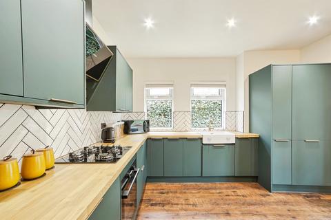 undefined, Oakwood Lane, Leeds