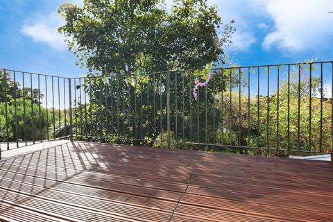 4 bedroom detached house for sale, Lynton Close, Sully, Penarth