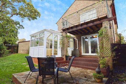 4 bedroom detached house for sale, Lynton Close, Sully, Penarth