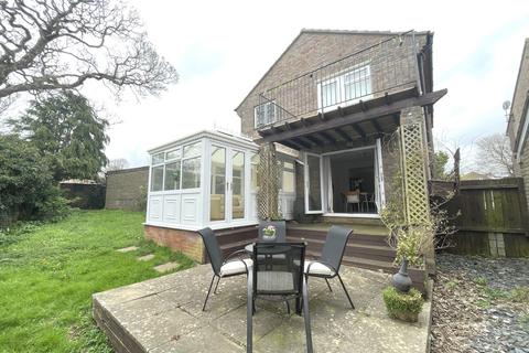 4 bedroom detached house for sale, Lynton Close, Sully, Penarth