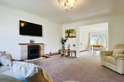 4 bedroom detached house for sale, Lynton Close, Sully, Penarth