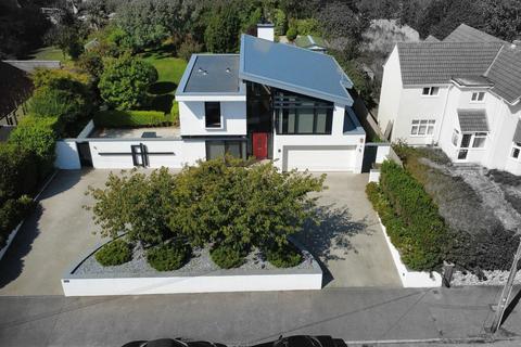 4 bedroom detached house for sale, Salisbury Road, Seaford