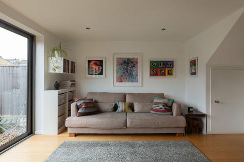undefined, Bancroft Road, London E1