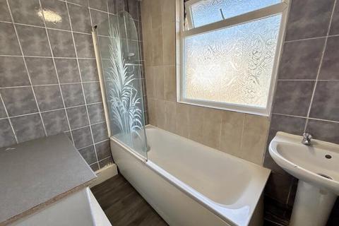 2 bedroom flat to rent, Crofton Park Road, London, SE4