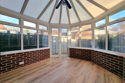 2 bedroom terraced house to rent, Horton Heath