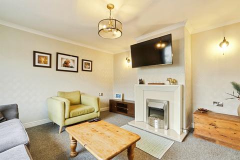 3 bedroom terraced house for sale, Coppice Wood Close, Guiseley, Leeds