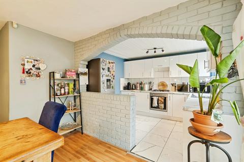 3 bedroom terraced house for sale, Coppice Wood Close, Guiseley, Leeds
