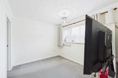 3 bedroom semi-detached house to rent, Bankside, Banbury OX16