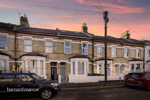 2 bedroom apartment for sale, Sulina Road, London