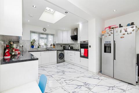 3 bedroom terraced house for sale, Fairfield Avenue, Watford