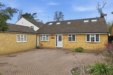5 bedroom detached bungalow for sale, Avenue Road, Hoddesdon