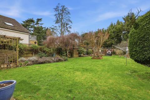 5 bedroom detached bungalow for sale, Avenue Road, Hoddesdon