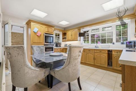 5 bedroom detached bungalow for sale, Avenue Road, Hoddesdon