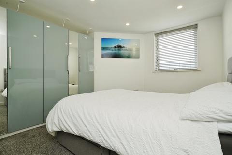 1 bedroom flat for sale, West Street, Brighton