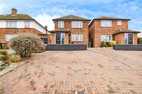3 bedroom detached house for sale, Park Avenue, Bushey