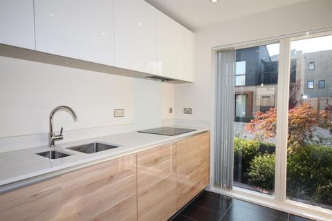2 bedroom terraced house to rent, Elm Road, Trumpington, Cambridge