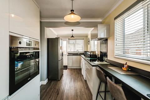 2 bedroom semi-detached bungalow for sale, Sedbury Road, Sompting, Lancing