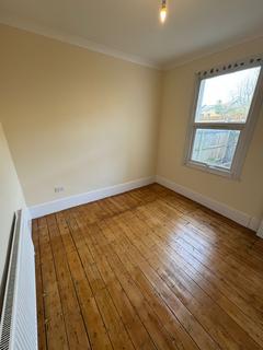 6 bedroom detached house to rent, Barretts Grove, London N16